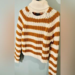 Women’s Forever 21 Medium Brown and White Turtleneck Sweater